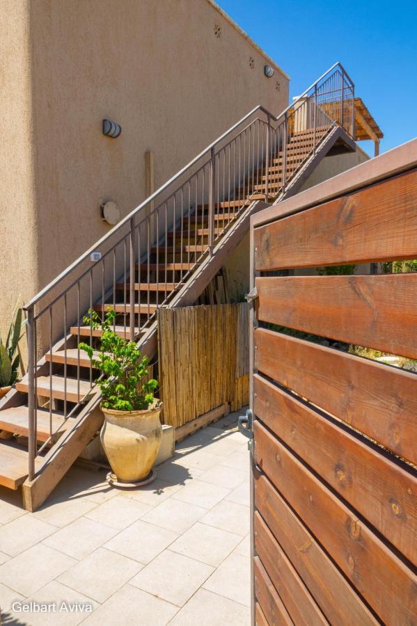 צמח בר Apartment *